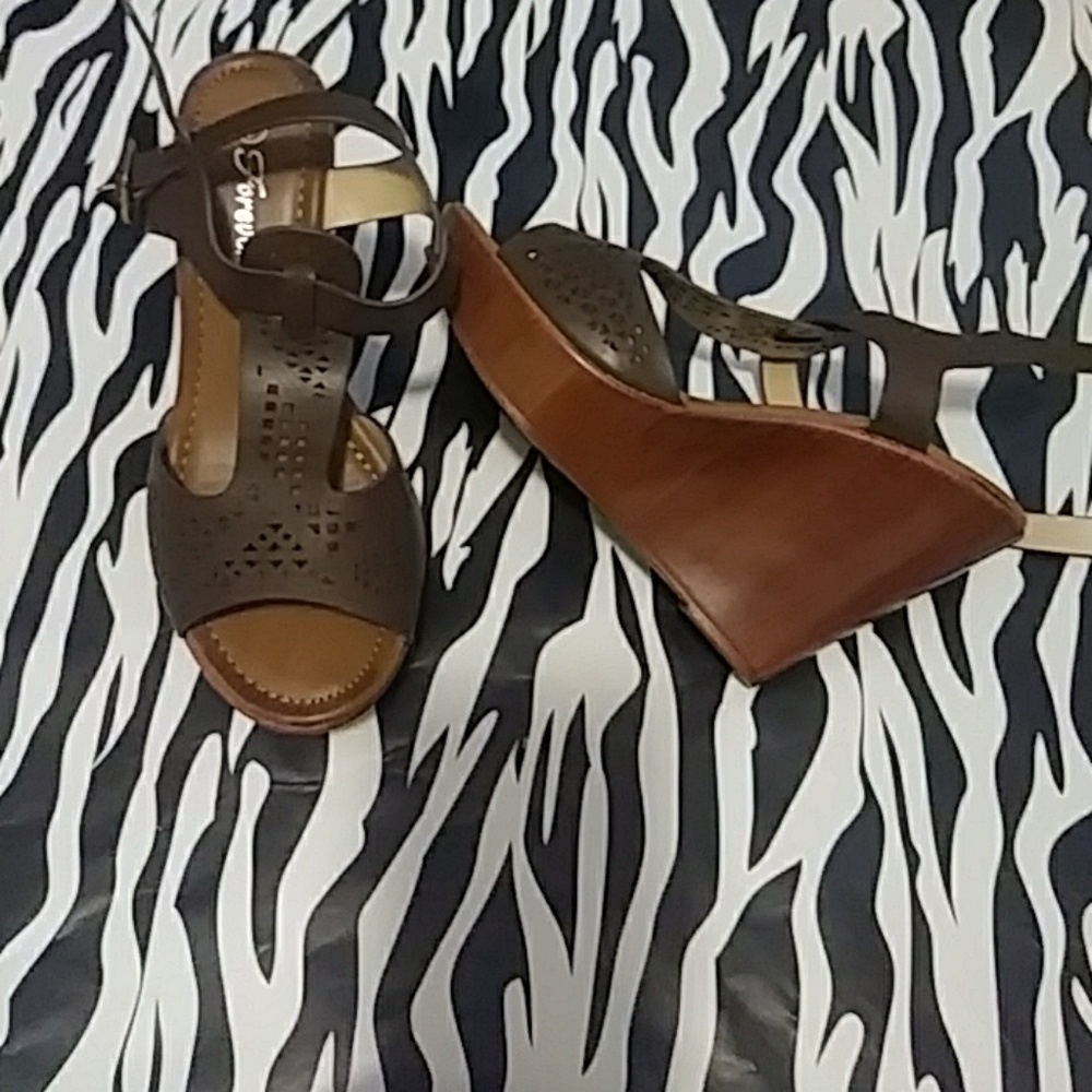 Shoes - Picture 2 of 2